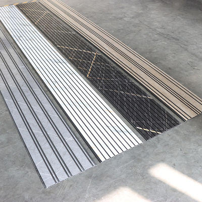 لوحة سقف PVC الزخرفية للحائط التجارية PVC الحائط الغطاء الحائط الداخلي لوحة الحائط الدائمة سهلة النظافة