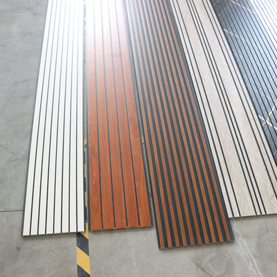 لوحة سقف PVC تجارية للجدران مقاومة للماء والرطوبة