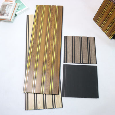 لوح سقف من البولي فينيل كلوريد (PVC) بنمط حبيبات الخشب للجدران الداخلية، بديل فعال من حيث التكلفة لألواح الجدران، سهل الصيانة