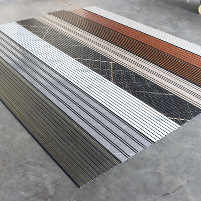 لوح حائط من البولي فينيل كلوريد (PVC) بنمط حبيبات الخشب، لوح حائط زخرفي، مادة صديقة للبيئة لغرفة النوم وغرفة المعيشة وخلفية التلفزيون