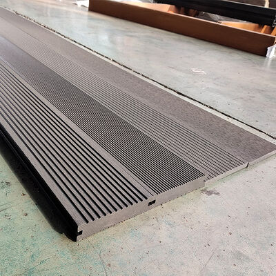 طابق WPC خارجي طويل المدى