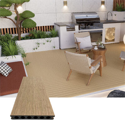 أرضيات WPC خارجيّة دائمة. أرضيات مركّبة عازلة للماء ذات هيكل مجوف لاستخدام الحديقة والمنظر الطبيعي.