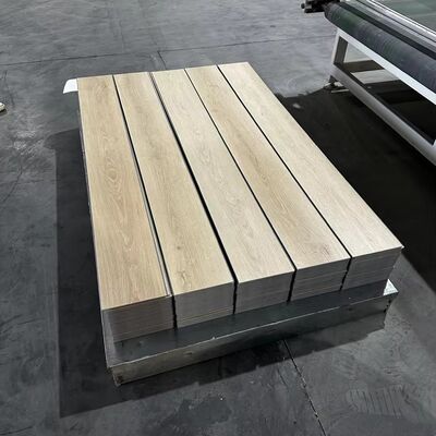 أرضيات خشبية فاخرة عالية الجودة من الفينيل SPC، أرضيات لامعة من Piso Flotante