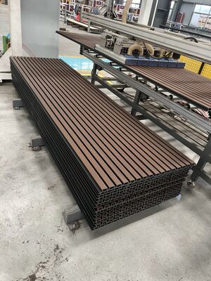 أفضل مبيعات مضاد للحريق Wpc الخشب المركب 219x26 خارجية لوحة الحائط