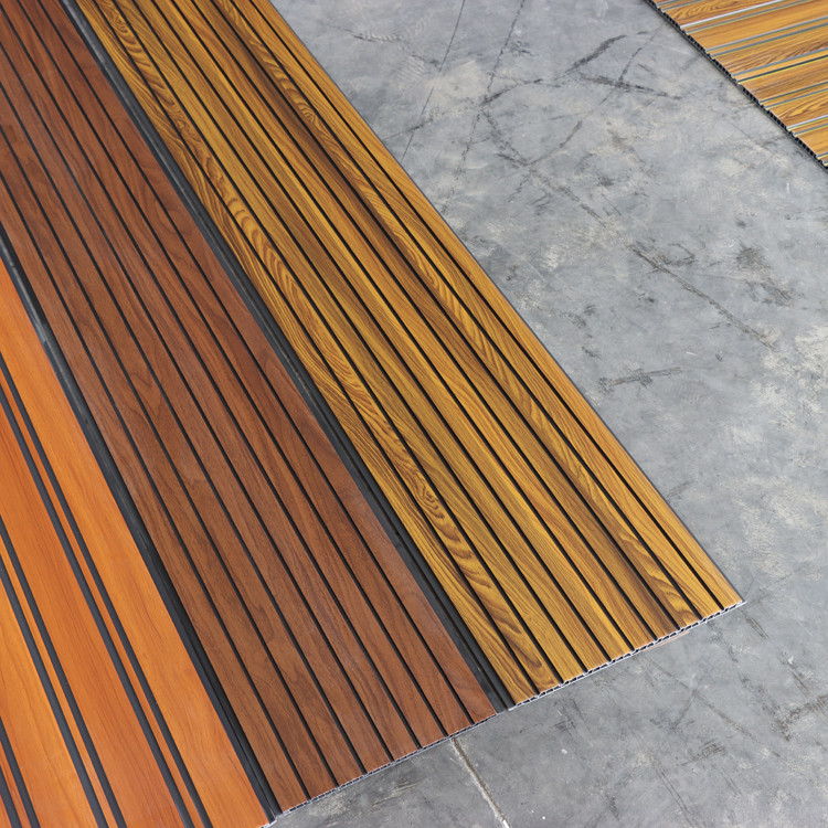 لوح سقف من البولي فينيل كلوريد (PVC) بنمط حبيبات الخشب للجدران الداخلية، بديل فعال من حيث التكلفة لألواح الجدران، سهل الصيانة