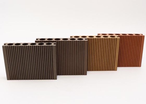 Hide Frame Flooring WPC Decking 18mm سهل التركيب التصميم الحديث