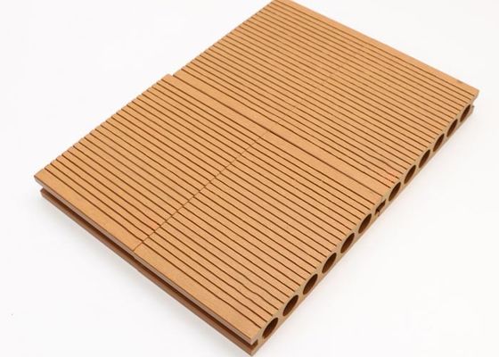 Hide Frame Flooring WPC Decking 18mm سهل التركيب التصميم الحديث