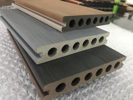 مقاوم للماء غير قابل للانزلاق في الهواء الطلق WPC التزيين هندسيا خشب البلوط الأرضيات