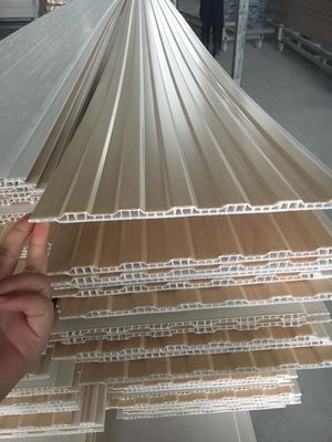 مقاومة للحريق PVC لوحة السقف الزخرفية البلاستيك الجدار الكسوة للحمام المنزل