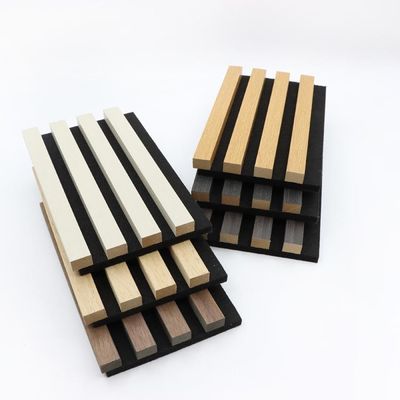 ألواح الجدران الخشبية المصنوعة من الألياف الخشبية Slat 3mm Sound Proof