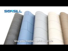 نظرة فاحصة: فيلم أرضية زخرفي سهل التثبيت والإزالة مع أنماط واقعية